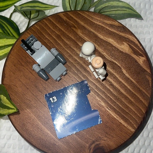 LEGO Star Wars Advent Calendar Set 75184
Any questions just let us know - Picture 4 of 4